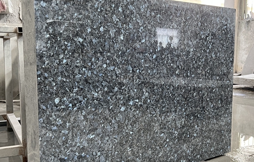 L'importation du nouveau Blue Pearl Granite
